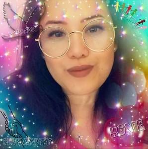 Meet your Posher, Ramona